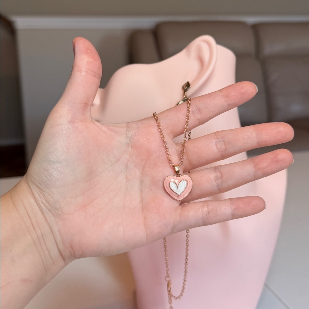 ⚜️ Heart Pendant Necklace in Pink and Gold - Picture 6 of 8